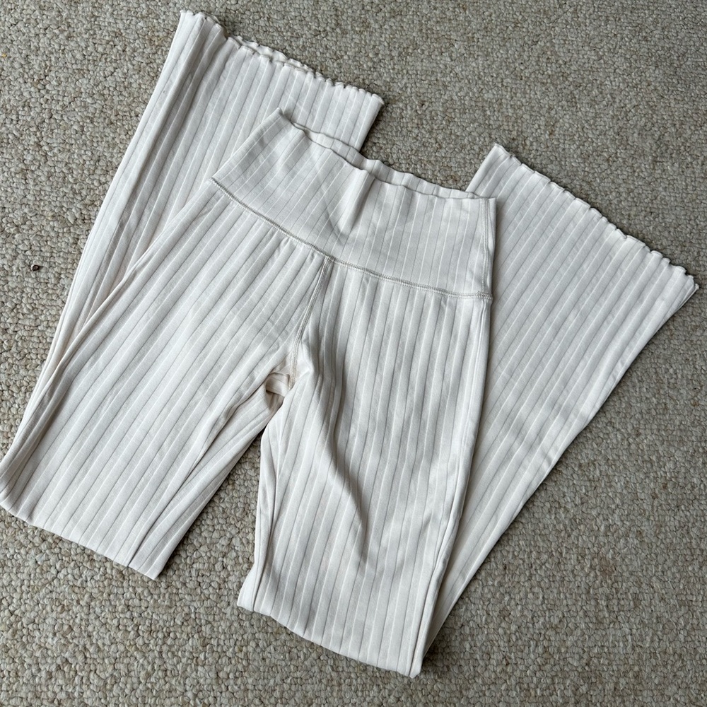 cream aerie offline flare leggings sz s